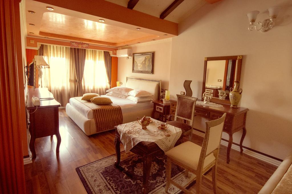 Hotel Boutique Vila Fernando Tirana Bagian luar foto