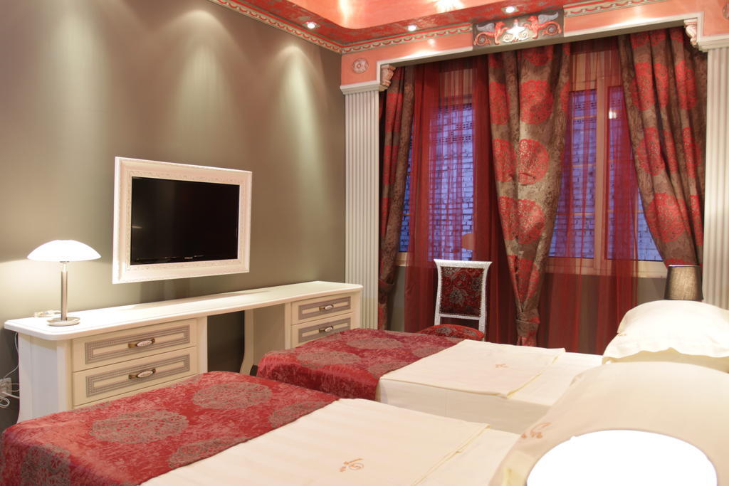 Hotel Boutique Vila Fernando Tirana Ruang foto