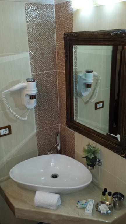 Hotel Boutique Vila Fernando Tirana Ruang foto