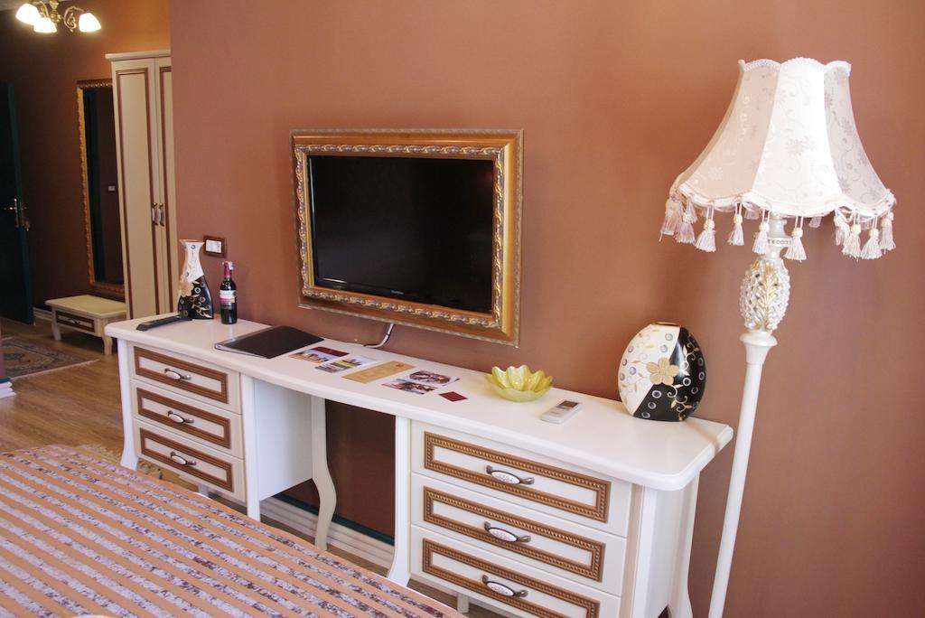 Hotel Boutique Vila Fernando Tirana Bagian luar foto